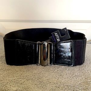 NWT APT. 9 Stretch Belt